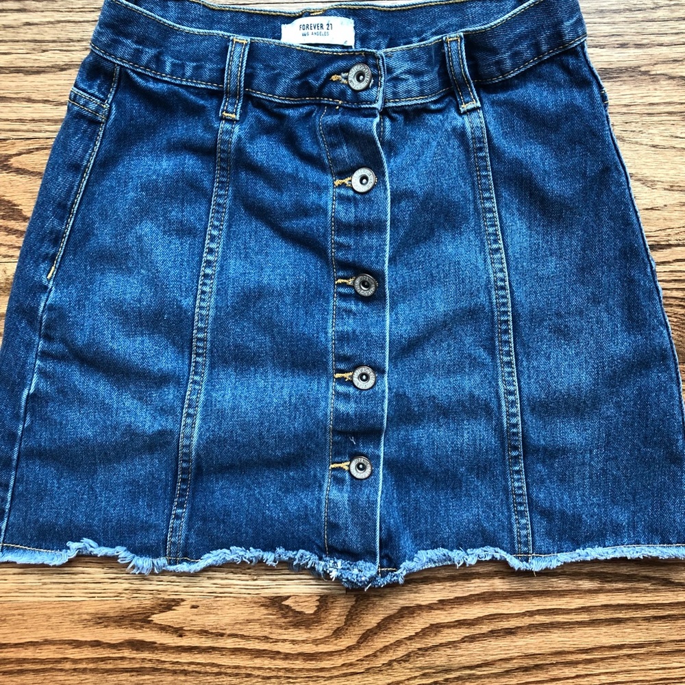 FOREVER 21 BUTTON DOWN MINI SKIRT💙
